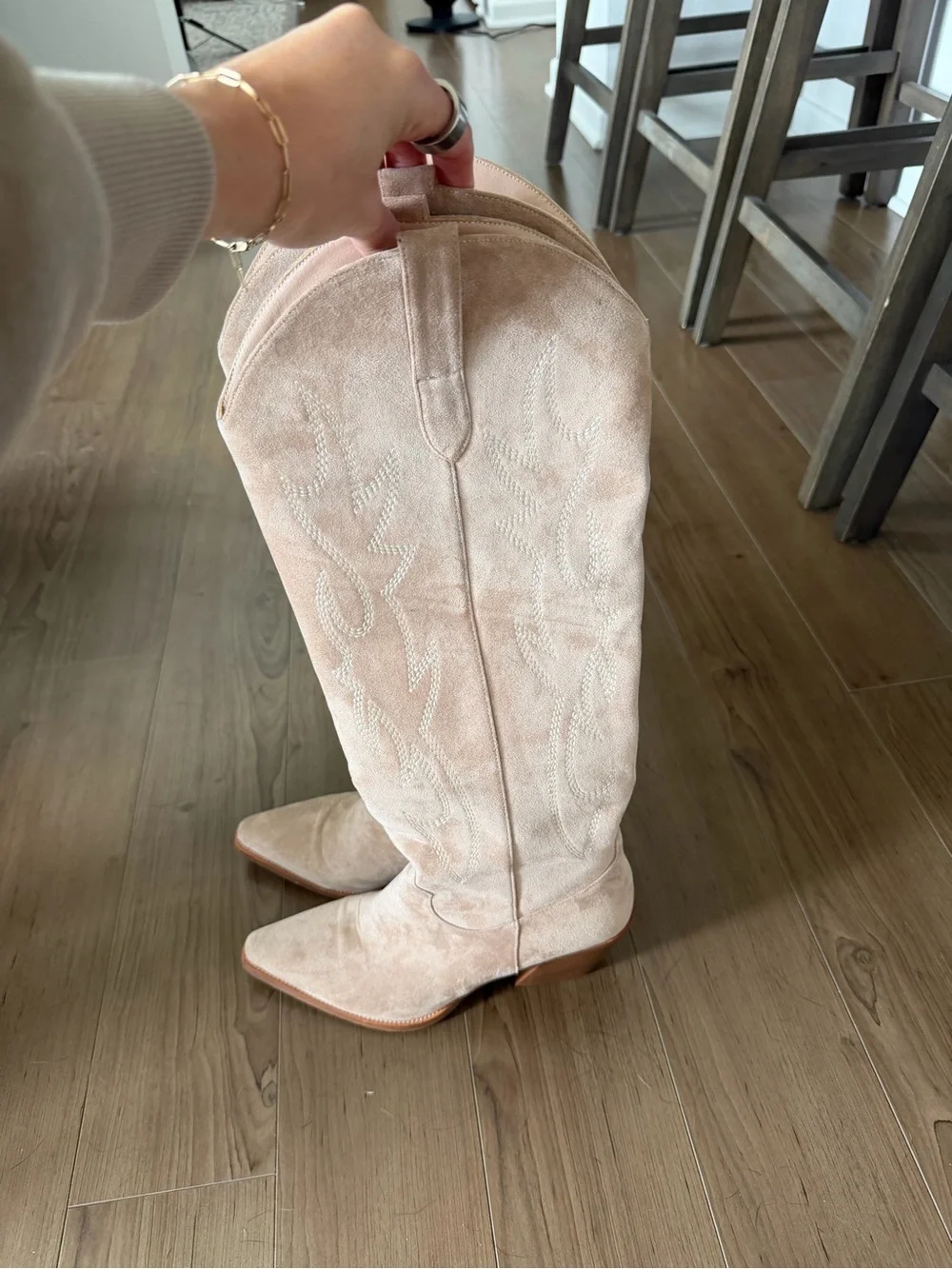 Women’s Beige Suede cowgirl boots